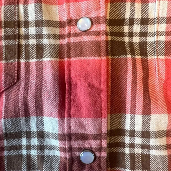 Levi’s women’s Dylan relaxed western shirt. Pearl snap buttons. Size large. - Picture 6 of 10